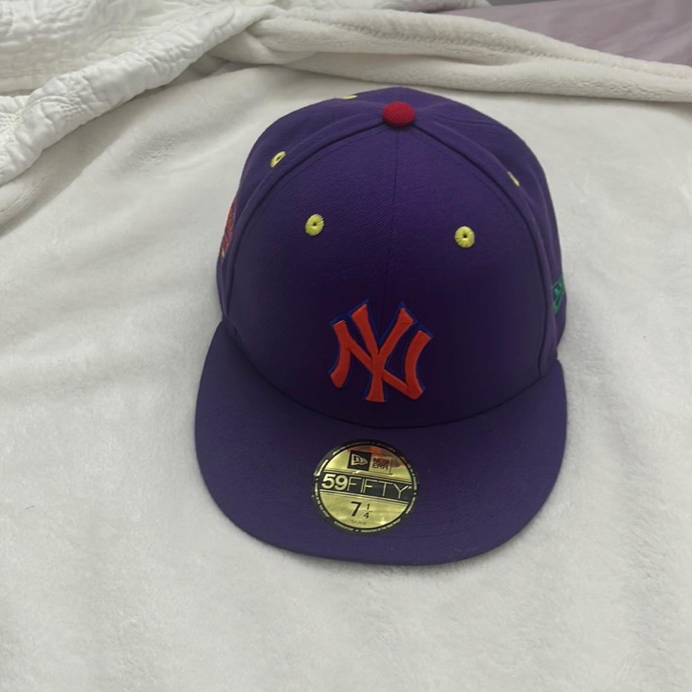 Fitted hat